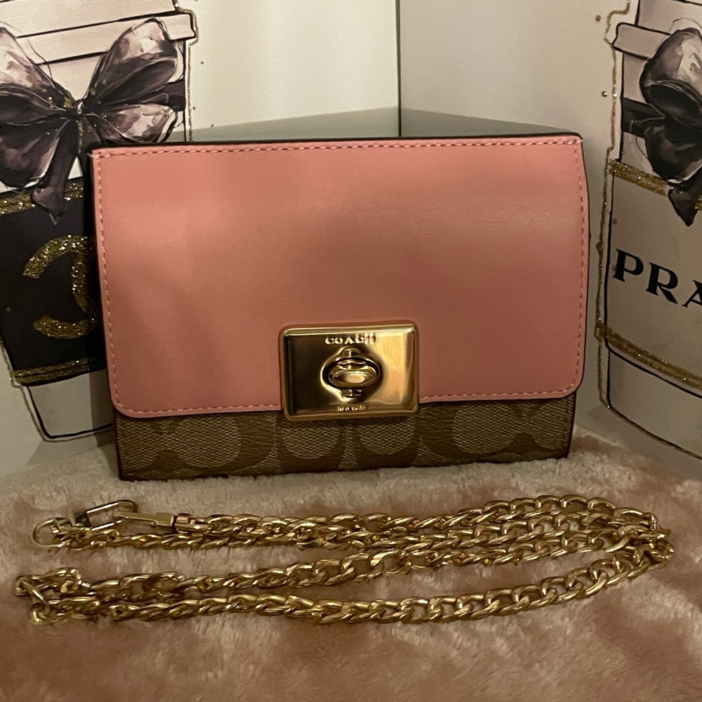 EUC Coach Cassidy Turnlock Compact Wallet (unbranded chain)